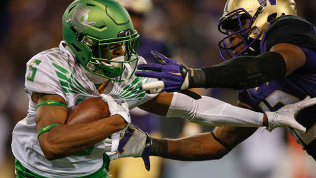 Washington and Oregon Have a Fierce Gridiron Rivalry